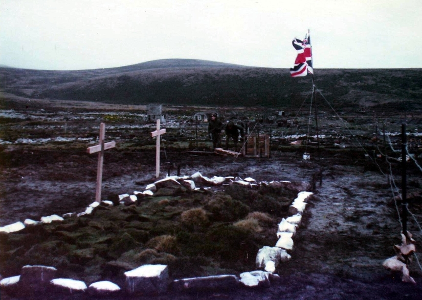 British Graves located near the Ajax Bay Field Hospital, Falkland Islands. 1982. Photo Courtesy of Ken Griffiths.