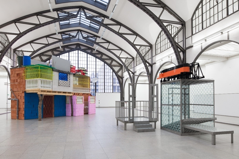 Exhibition View “Agora,” Hello World: Revising a Collection. Hamburger Bahnhof, Berlin, 2018. Courtesy of: Nationalgalerie—Staatliche Museen zu Berlin, Thomas Bruns.